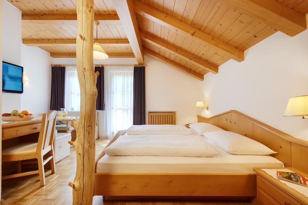 Alpin Stile Hotel Laion Room photo